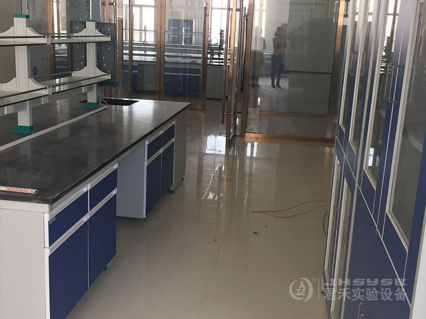 化学实验台防腐性能的重要性！